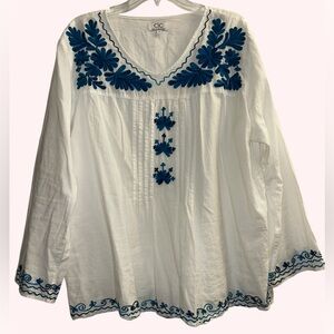 Women's White & Blue Embroidered Top, 100% Cotton  P2p 24" Length 26.5" SIZE 2X